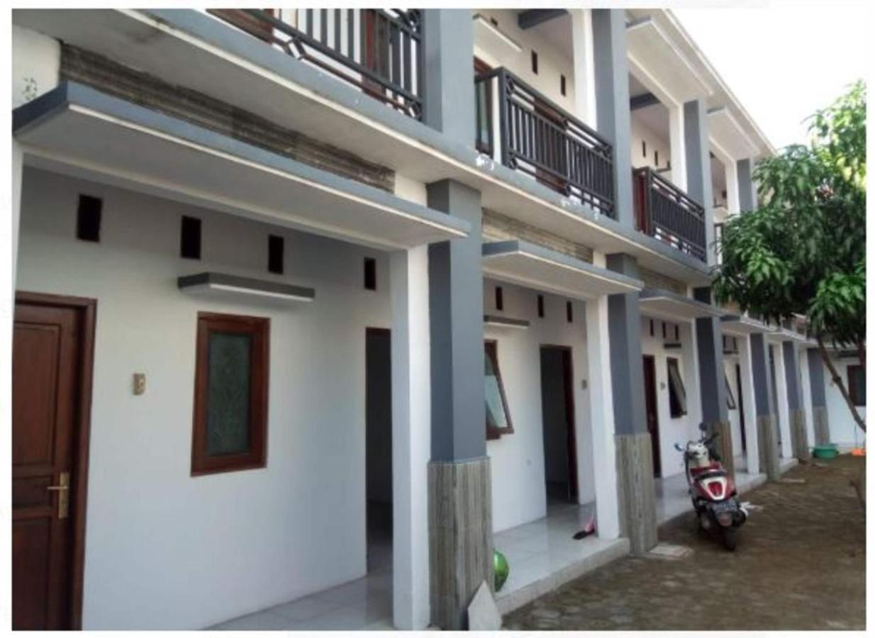 Hotel Griya Anugerah Mojokerto Esterno foto