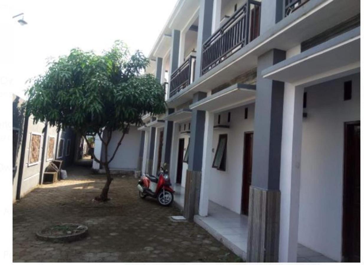 Hotel Griya Anugerah Mojokerto Esterno foto